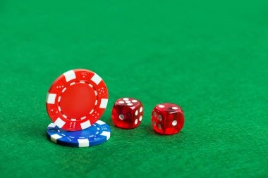 bwb88 live blackjack table displayed on a mobile phone screen with dealer and other players visible